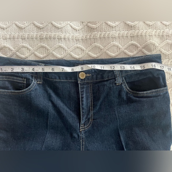 Baccini Women's Dark Washed Cropped Jeans Size 12 Petite - Picture 14 of 14